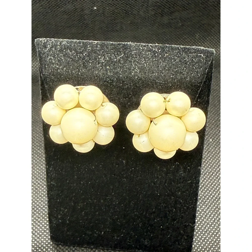 VTG Japan Faux Pearl Cluster Clip On Earrings Cream Floral Mid Century Silver